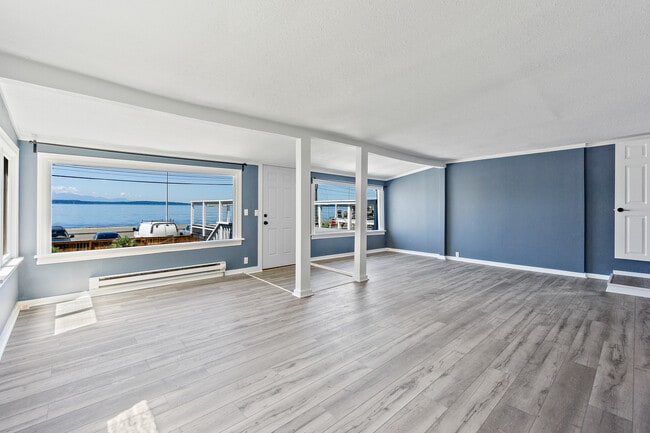 Building Photo - 1310 Alki Ave SW