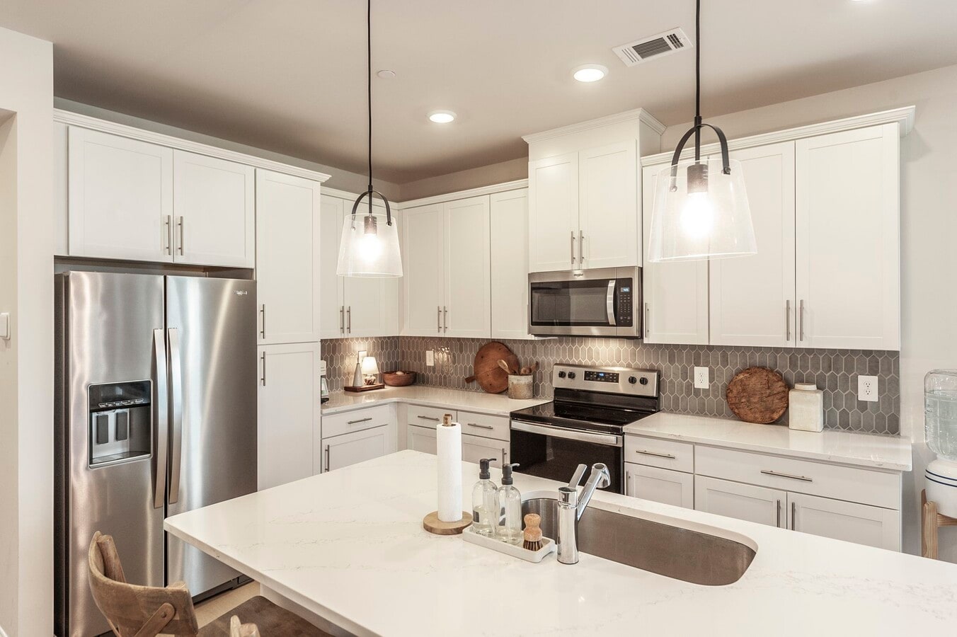 Photo - 204 Douglas Bend Rd