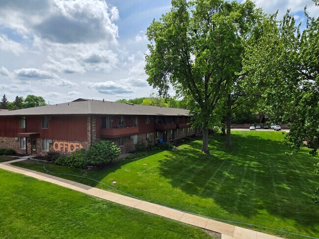 Photo - Riverwood Apartments