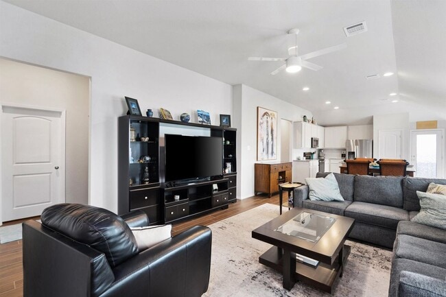 Photo - 208 Blue Agate Ct