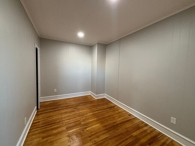 Photo - 527 Chester Pike Unit Apt. B