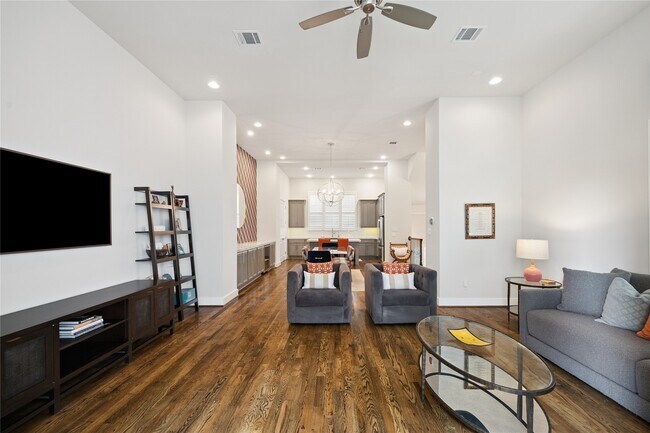 Photo - 4721 Banning Dr Unidad E