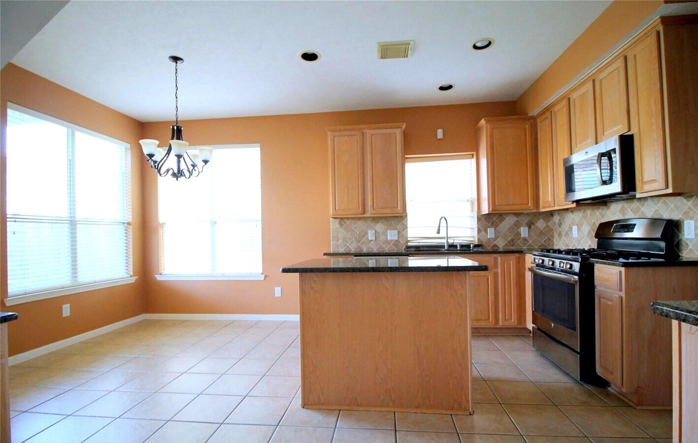 Photo - 1118 Oxford Mills Ln