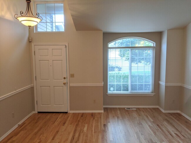 Photo - 3814 W 6th St