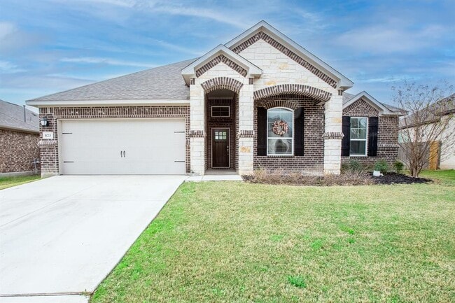 Building Photo - 823 Dreisam