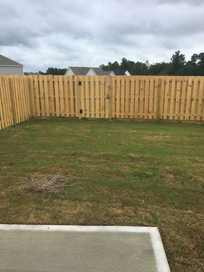 Photo - 2 Bed/ 2 Bath Townhome - 7 Minutes from Fo...