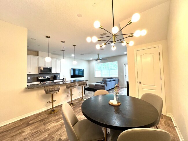 Photo - 1043 Taramundi Dr