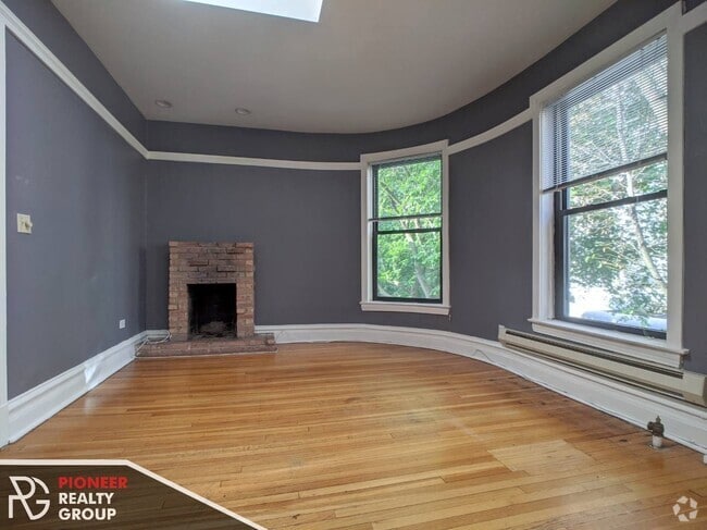 Building Photo - 1224 N Dearborn St Rental