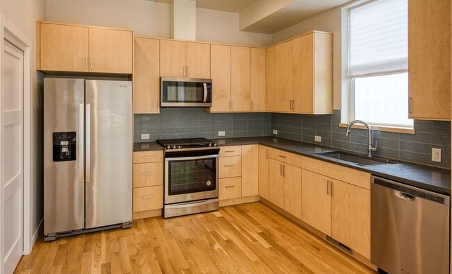 Building Photo - Bright and Modern 3-Bed, 3.5-Bath Home with Dual Primary Suites and Finished Basement