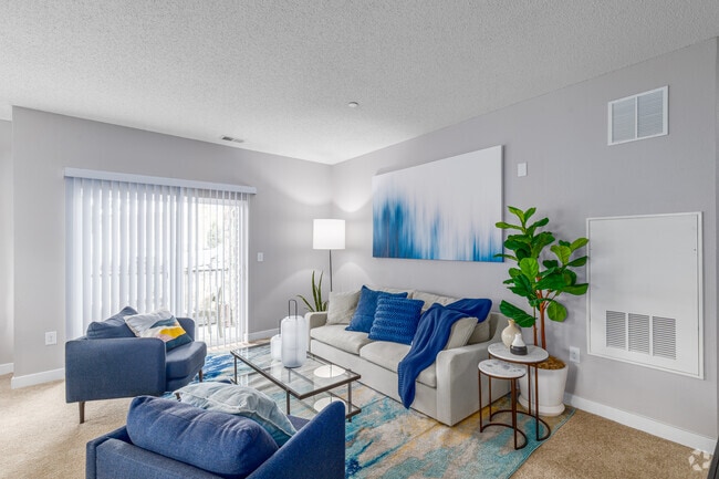 2BR, 2BA - 1099SF - Living Room