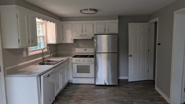 Building Photo - North Hills, North Park, Allison Park - 2 Bedroom Duplex!