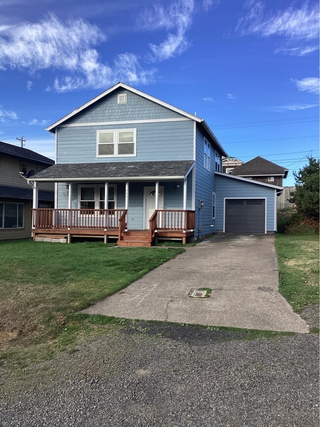 Building Photo - 747 NW High St