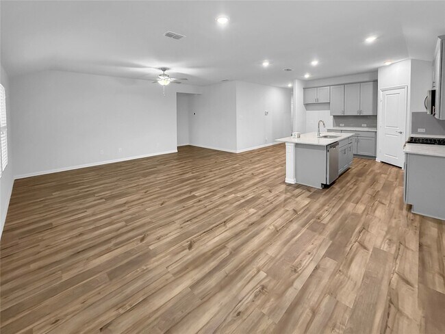 503 Fox Ridge Dr