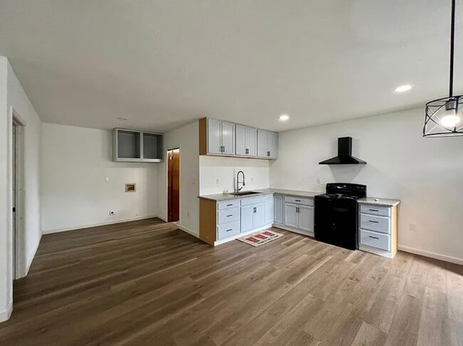 Photo - 1322 Grape Ave