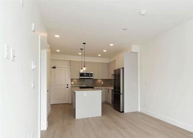 Photo - 3528-146A 146A St