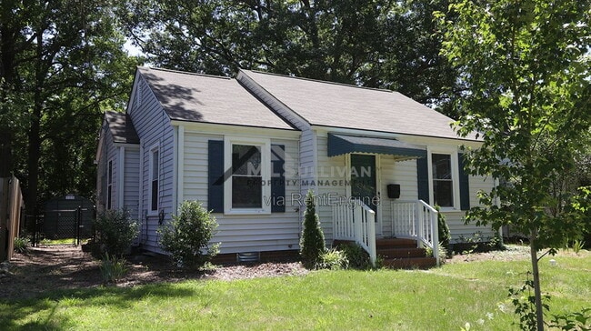 Building Photo - 102 E Edgewood Dr