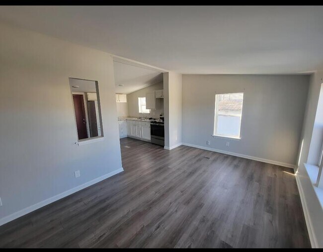 Photo - 160 Habig St