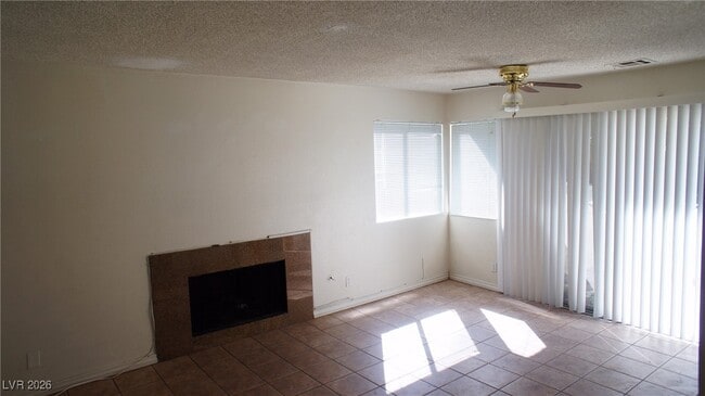 Photo - 5047 Spencer St Unit D