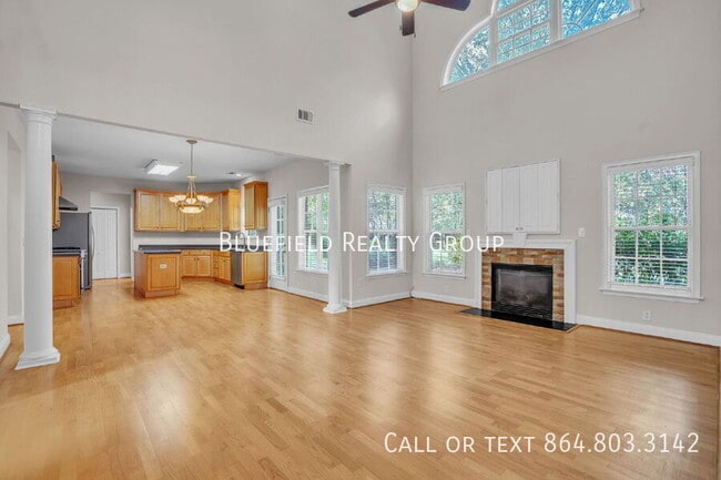 Photo - 343 Rhapsody Ln