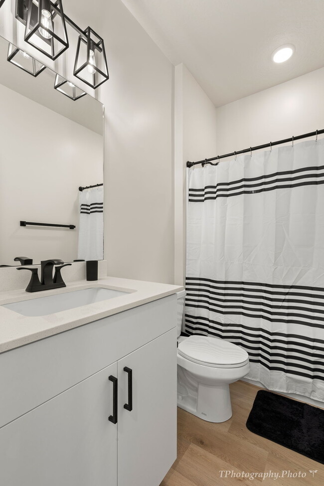 Photo - Newly Built Townhome with Private Bedroom Near SUU | Utilities Included | Female Housing | $650/M... Unidad C