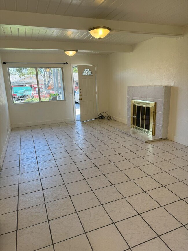 Photo - Charming 2 Bedroom home with large park like backyard