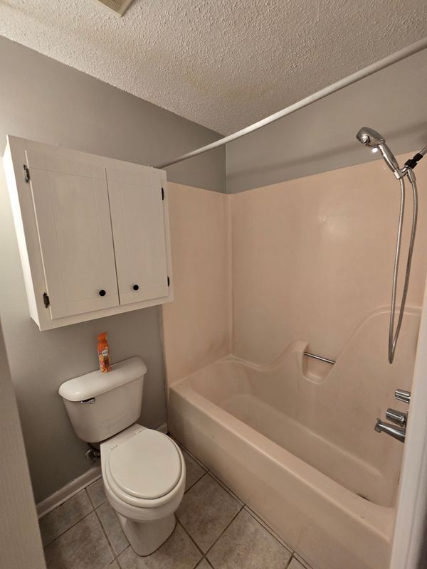 Photo - 270 Rowell Rd W