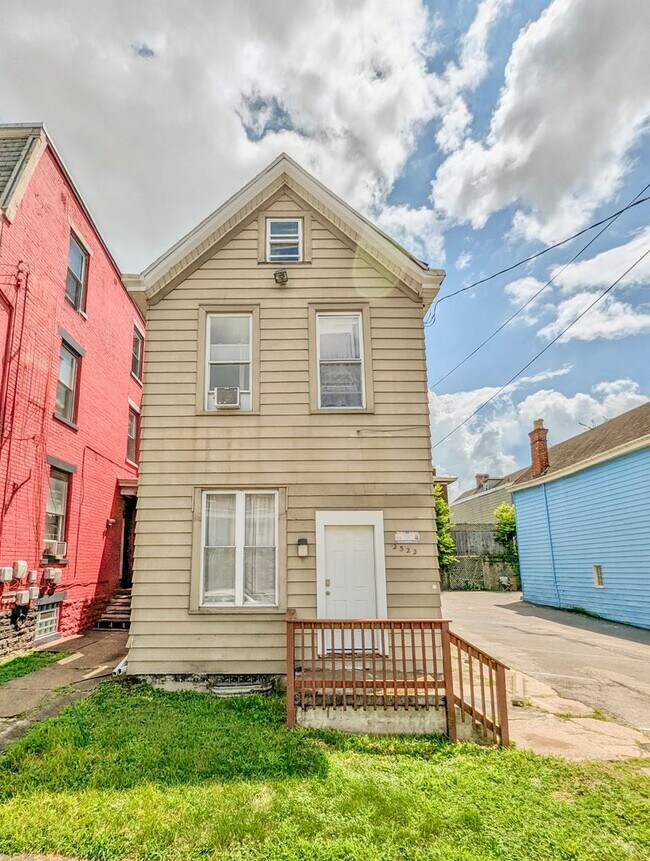 Building Photo - 2322 Stratford Ave Unit 2