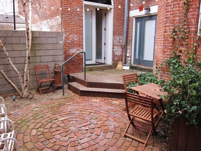 Photo - 1819 Sarah St