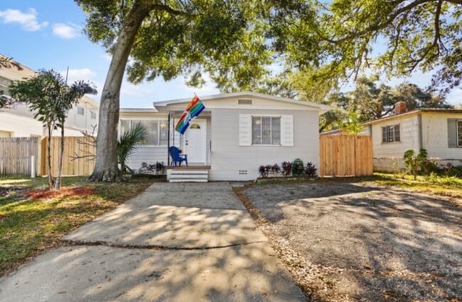 Building Photo - 3452 9th Ave N