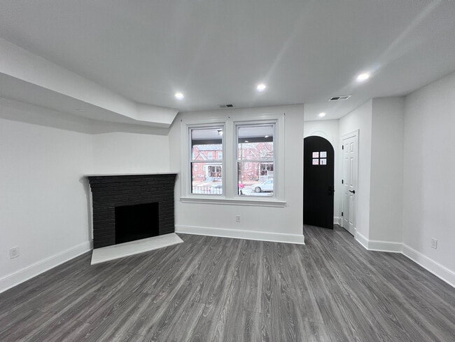 Photo - 216 Jefferson St NW