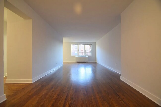 Photo - 1540 Pelham Pkwy S Unit 202E