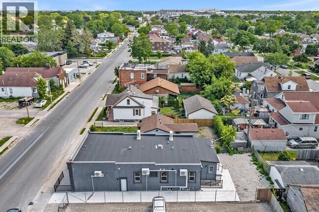 Photo - 1657-59 Drouillard Rd