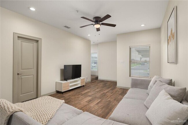 Photo - 13 West Dr Unit 2