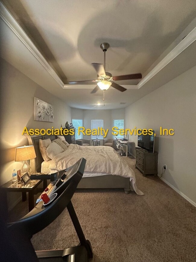 Photo - Spacious 4-Bedroom Home with Office in Portofino! LOOK!