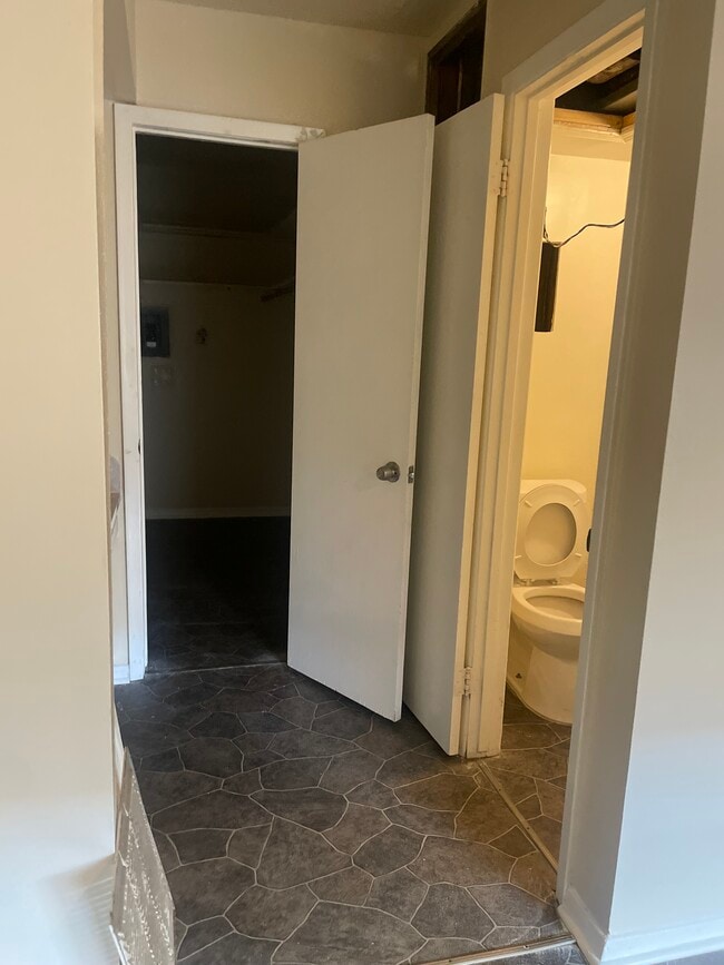 Photo - 675 Wooddale Blvd