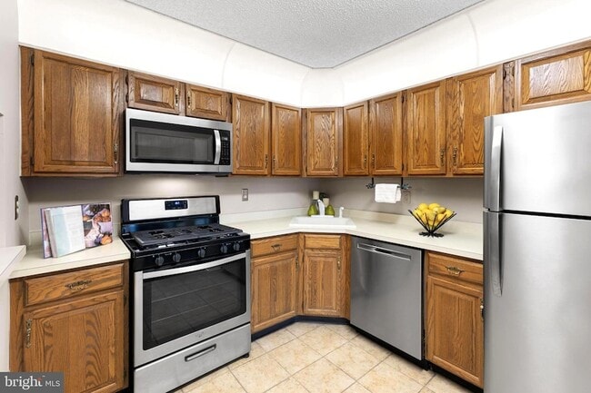 Photo - 14 Cheverny Ct