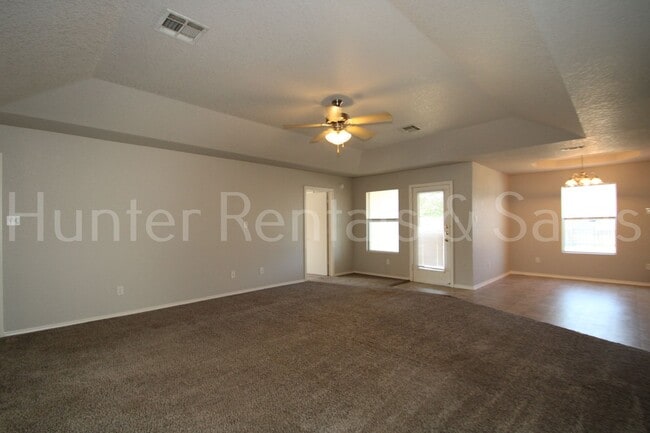 3400 Lakecrest Dr