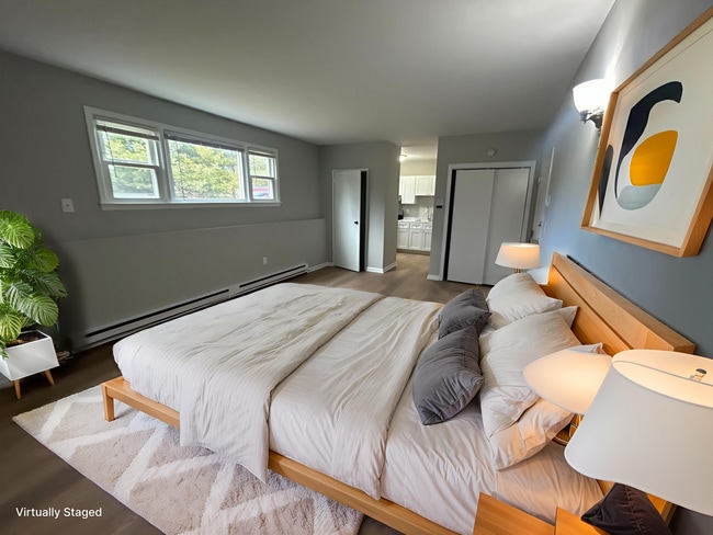 Photo - 693 Washington St