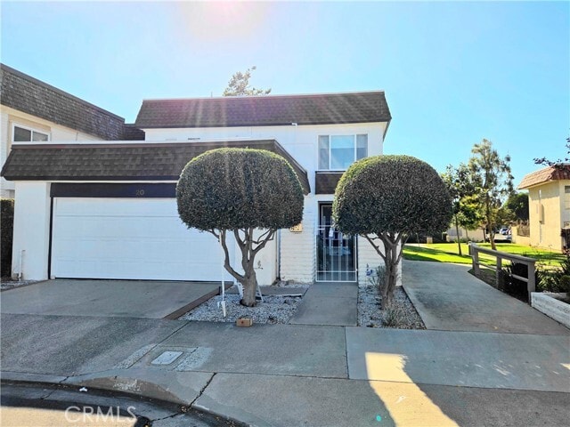 Building Photo - 20 Senisa