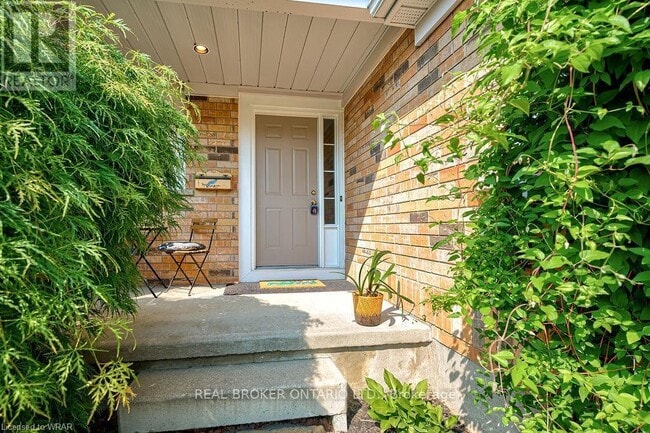 Photo - 555 Mariner Dr