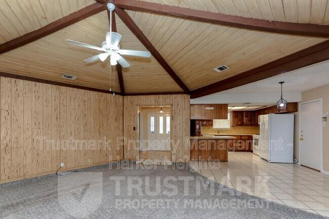 Photo - 700 Cedar Oaks Ln House