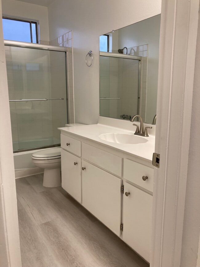 Upgraded bath fixtures - 1236 Amherst Ave Unit 11