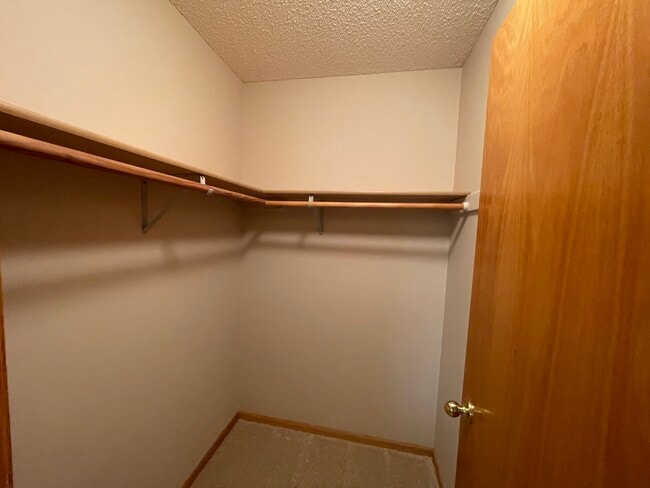 Walk in Closet - 23181 Dakotah St NW