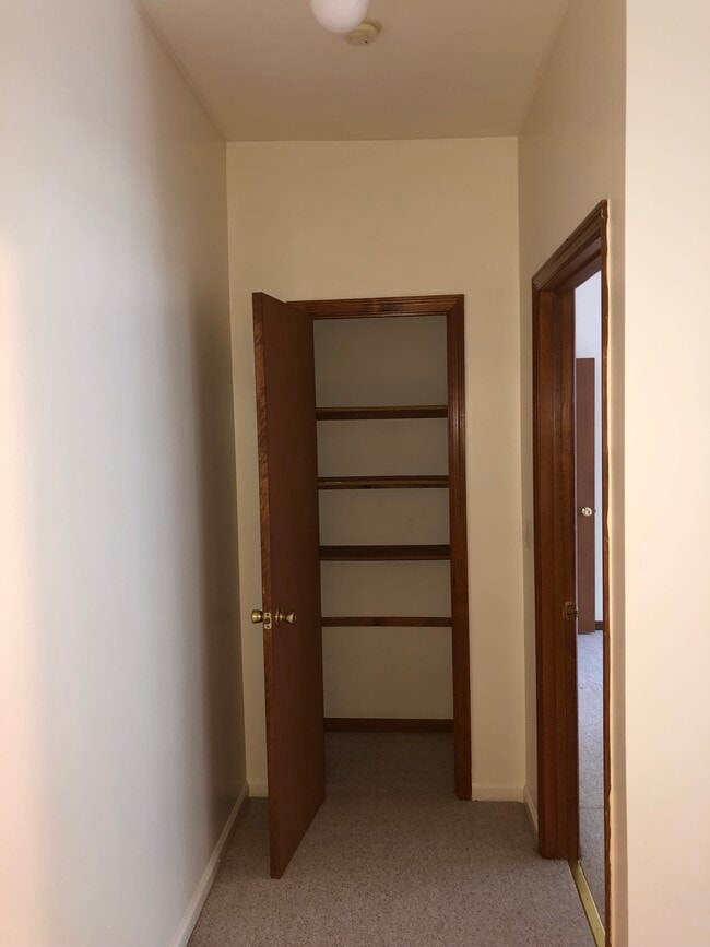 Photo - 471 New Paltz Rd Unidad 1