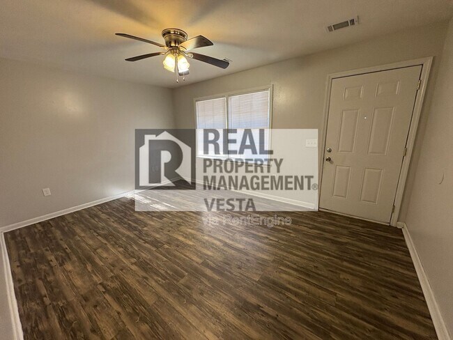 Photo - 406 Russell Pkwy Unit 5