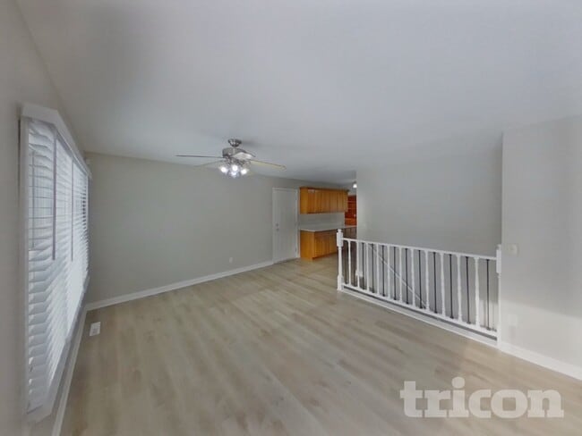 Photo - 6737 Upper 162nd St W