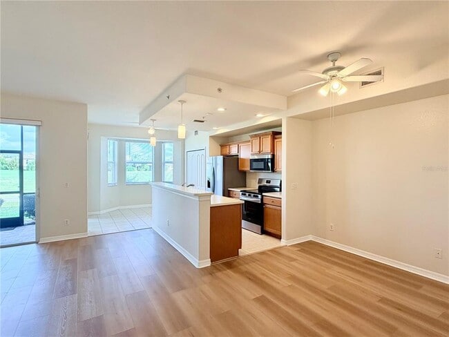 Photo - 819 Fairwaycove Ln Unit 102