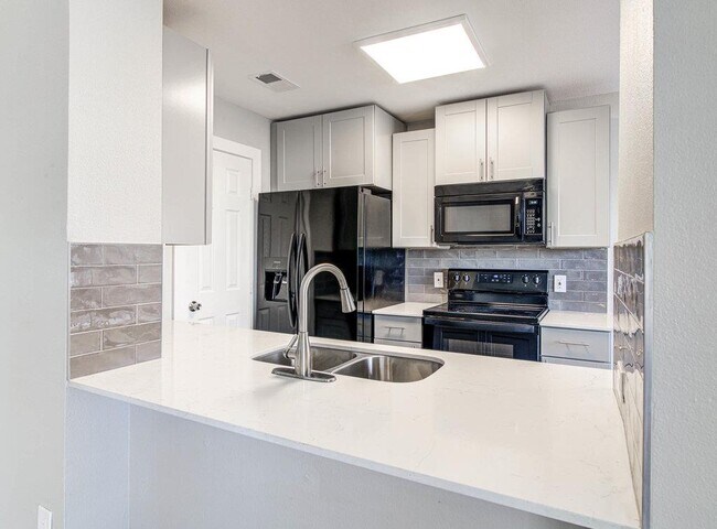 Photo - 1205 Gregory Ln