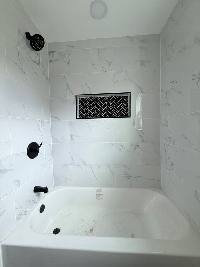 Photo - 1526 E 32nd 1/2 St
