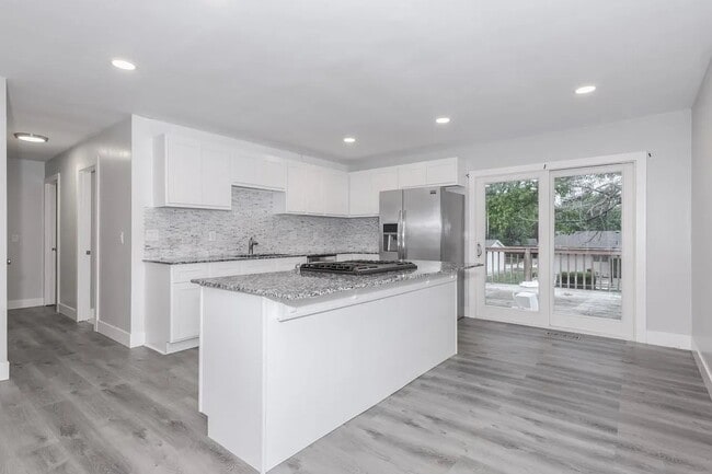 Photo - 707 Chester Dr